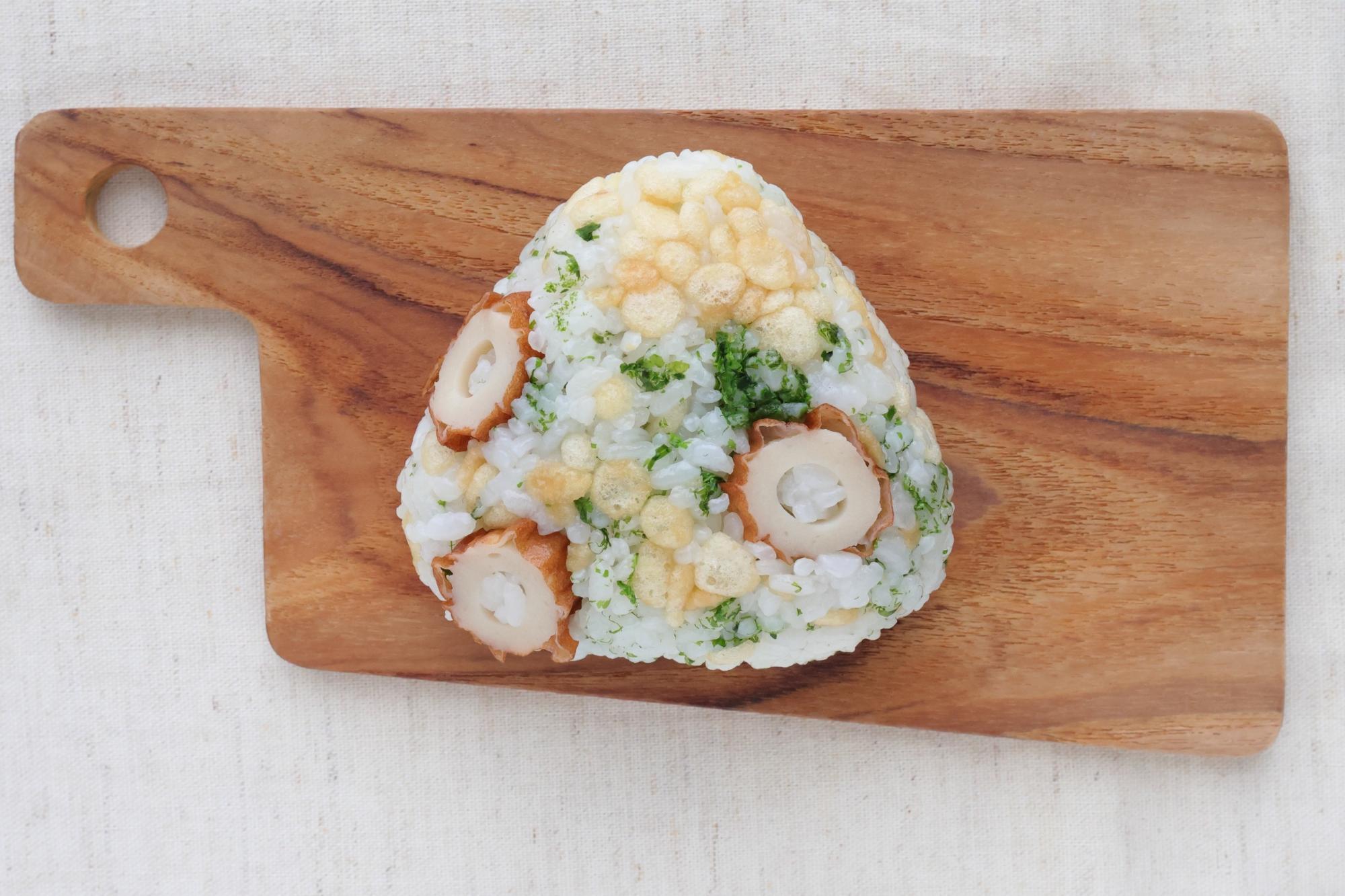 おにぎり1個でおかず要らず！「ちくわ」と混ぜると満足感がアップする