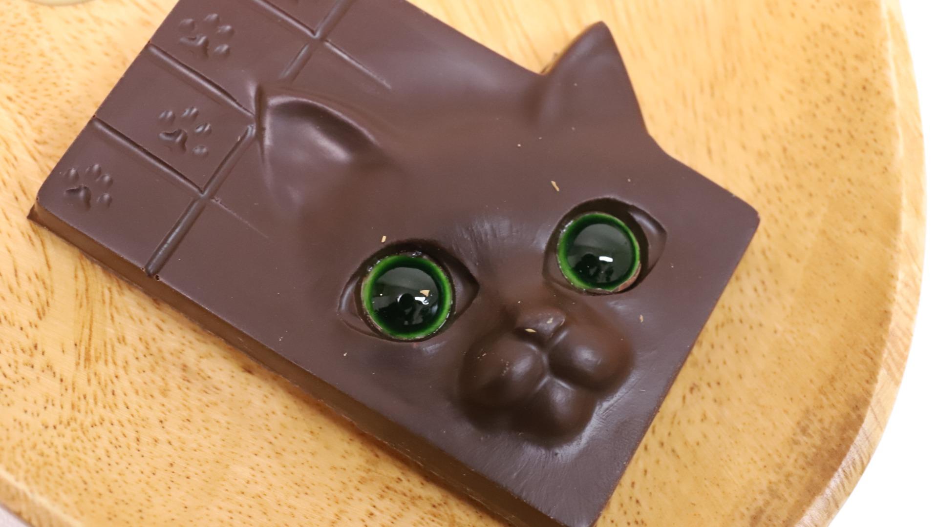 バレンタイン】リアルさに驚き！SNSで人気の美味しくて可愛い猫の