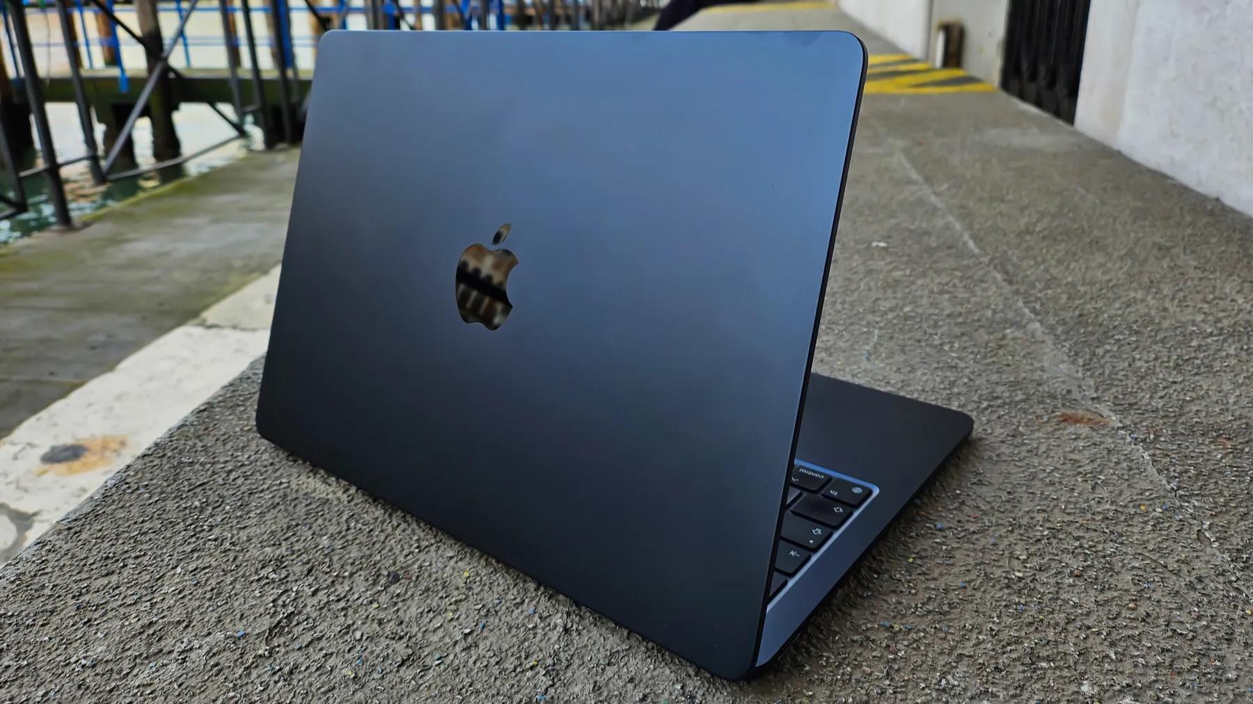 Appleの初売り｣iPhone以外ならMacBook Airがお得？理由を3つに絞り説明