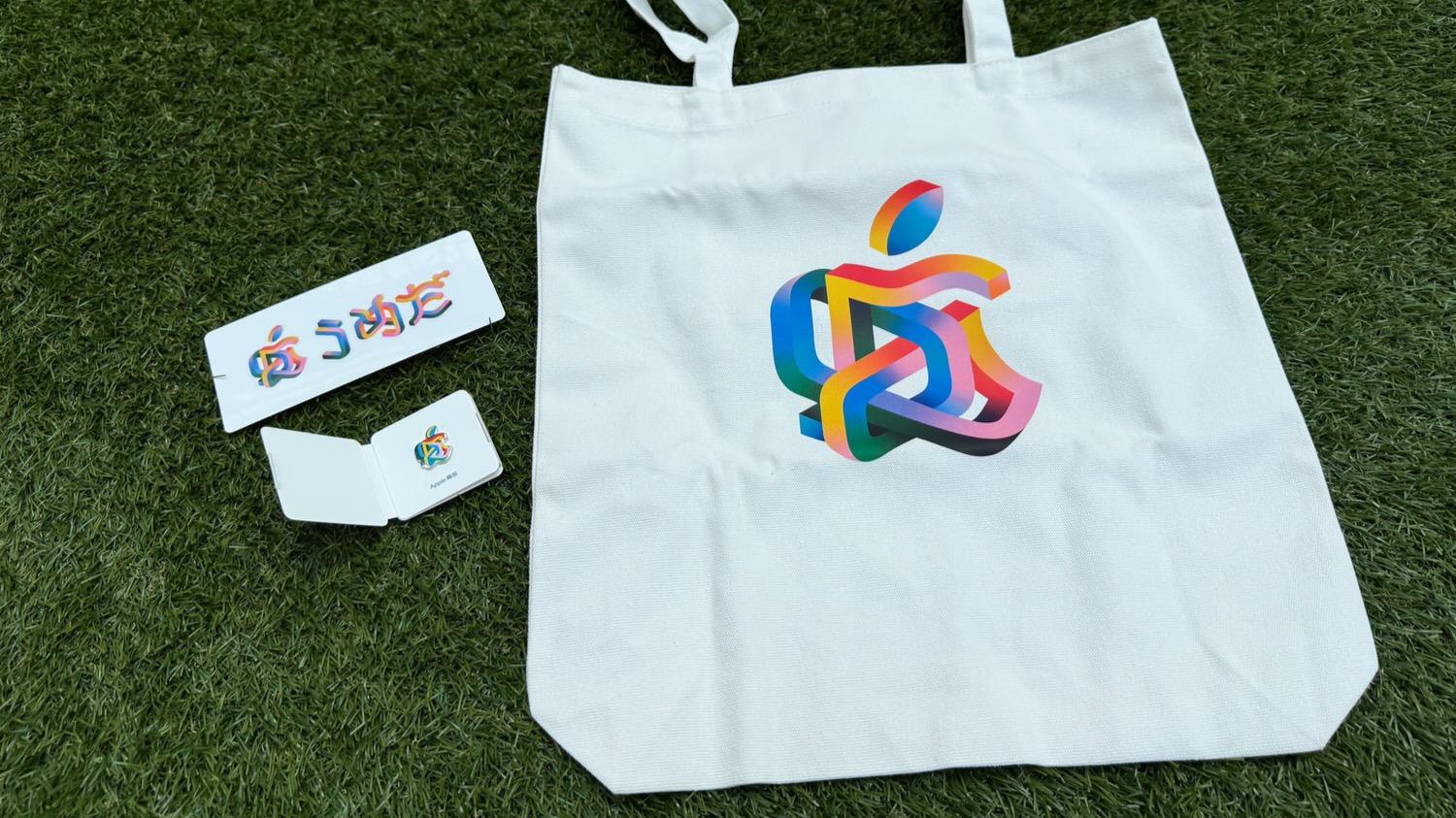 Apple 梅田」オープン記念の数量限定ノベルティをひと足先にチェック