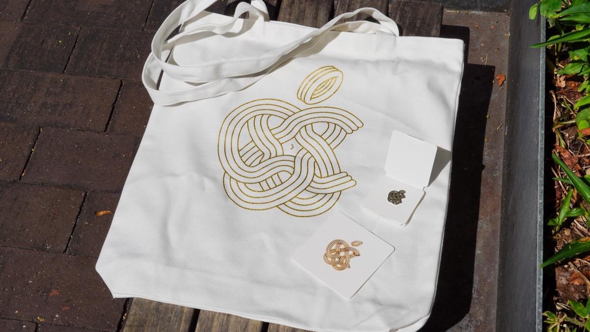 Apple 銀座」リニューアルオープンで無料配布されるノベルティの中身が