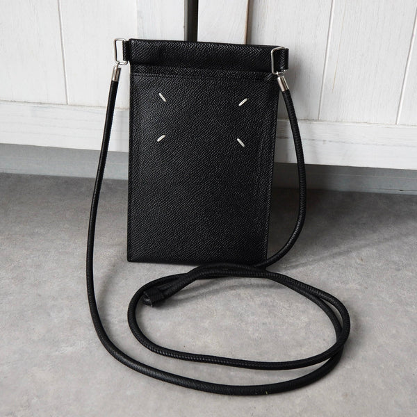 4-491902_600x600_crop_center.