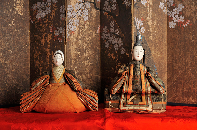 雛人形が江戸時代に立ち姿から座った理由とは？ 雛まつりの歴史(1