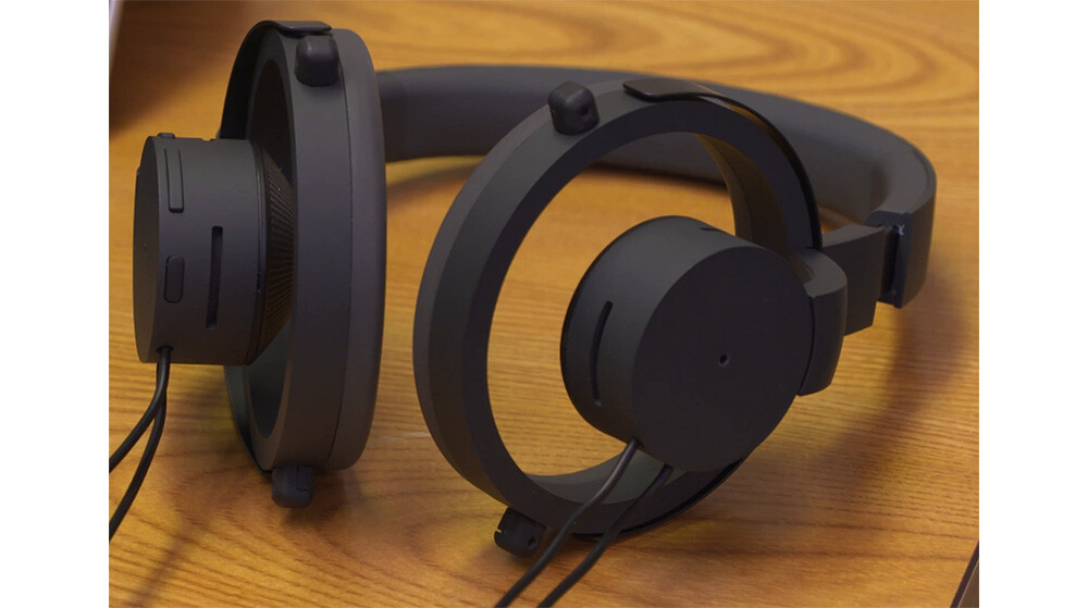 世界初の開放型ヘッドフォン向けノイキャン、NTTが技術確立。音響XRに