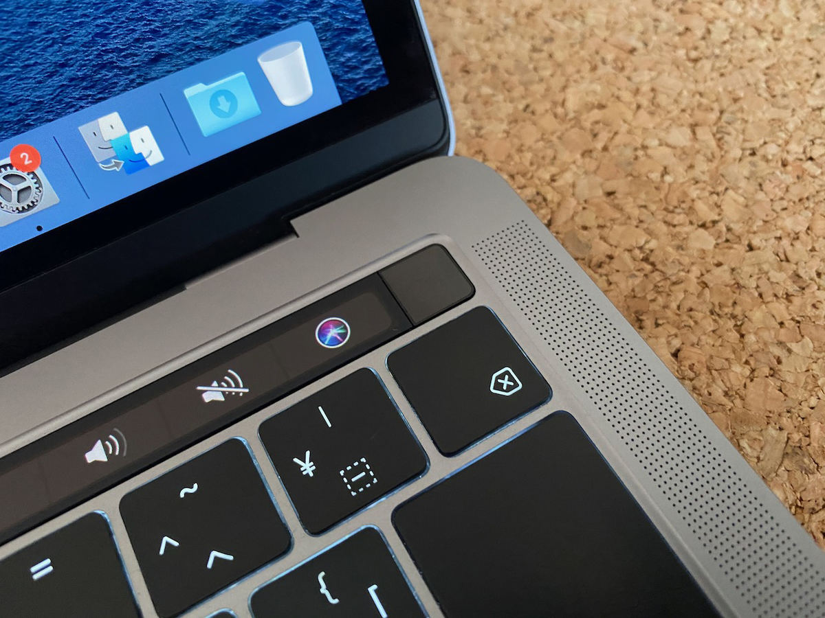 リンゴ印のライフハック(116) MacBook Proの「Touch ID」を活用しよう