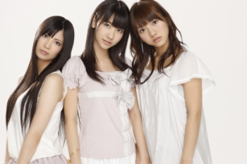 AKB48の新ユニット、フレンチ・キスがドラマDVD付きCDをリリース