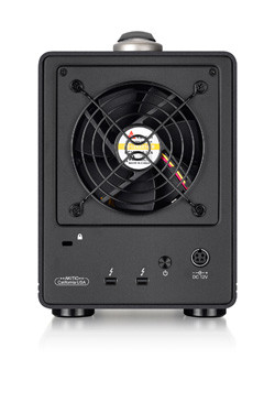 アミュレット、Thunderbolt 2対応の4ベイ外付けHDDケース | マイナビ