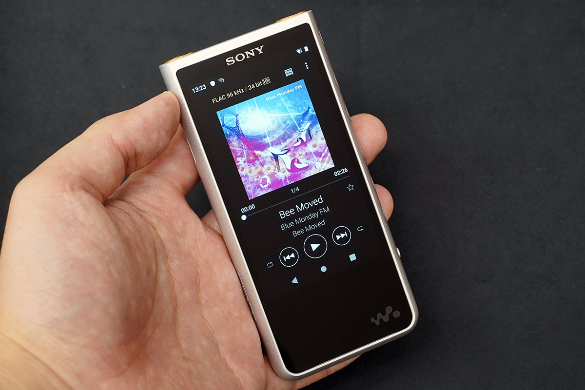 音にこだわるハイエンド・ストリーミングWALKMAN「ZX500」 - バランス