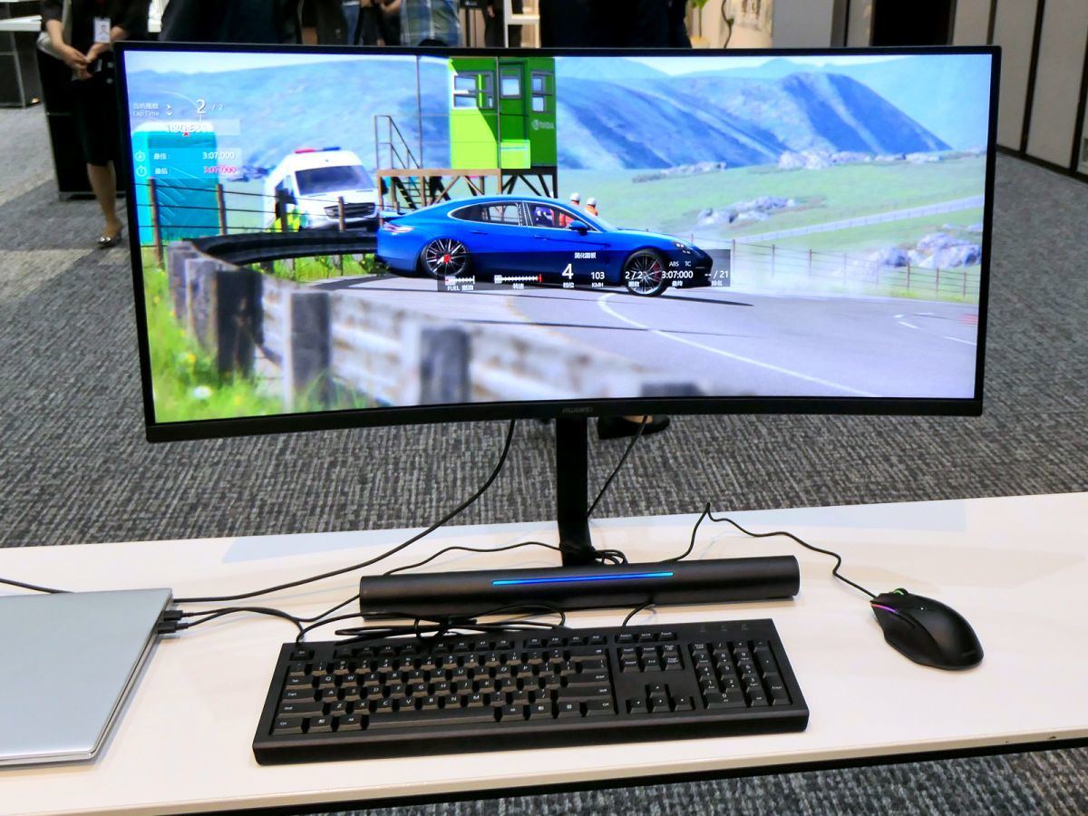 ファーウェイ初の液晶ディスプレイ、高性能モデルやゲーミングモデルの
