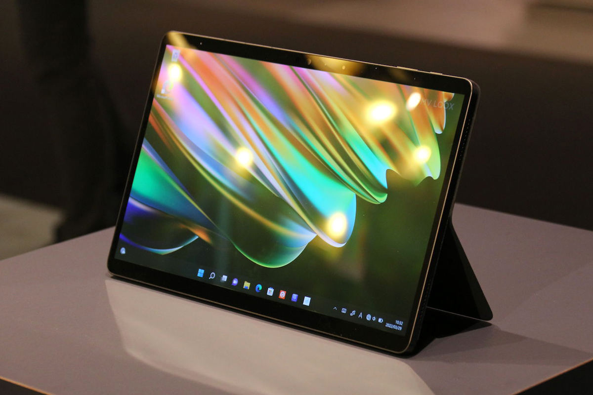 有機ELの軽量タブレット「FMV LOOX」6月発売、1gを日々削った「40周年