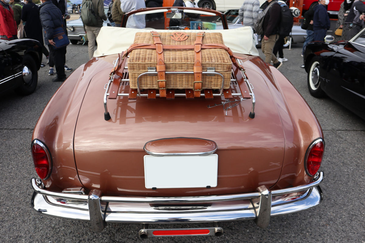 フォルクスワーゲン「カルマンギア」が大集合! どんな人が乗っている