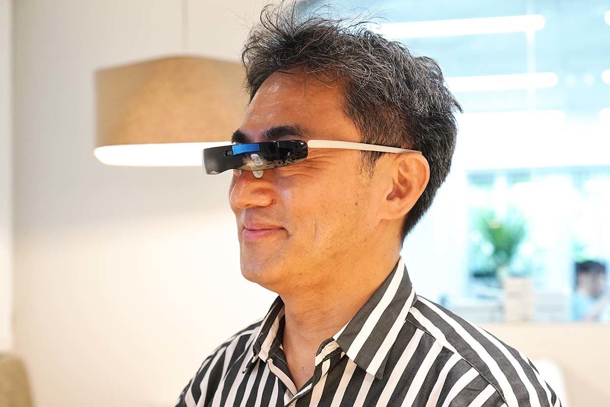 オートフォーカス搭載メガネ「ViXion01」登場 近くもよく見え、眼の