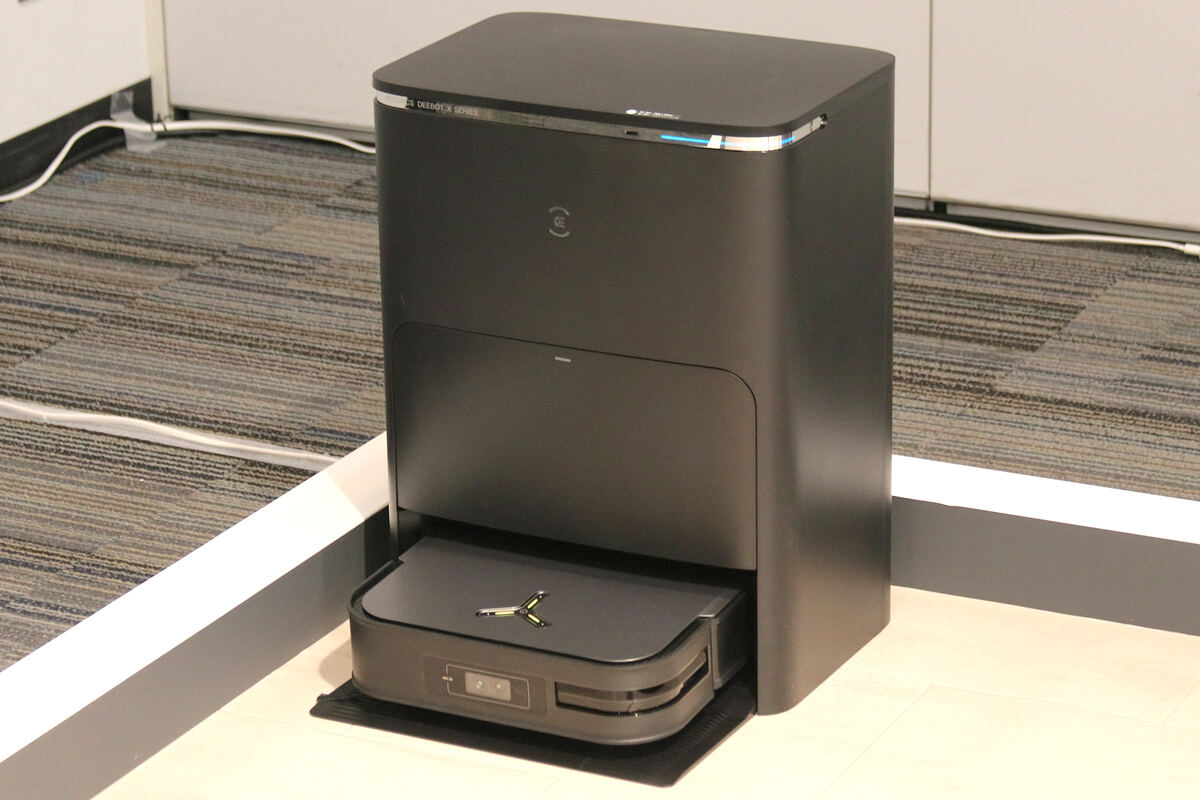 薄くて四角い”ロボット掃除機「DEEBOT X2 OMNI」、高機能ステーション