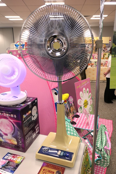 ドンキ夏家電、3,000台限定のレトロ扇風機＆光るサーキュレーター実機