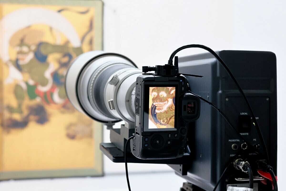 狩野派の2組の襖絵が約150年ぶりに再会 キヤノンが「秋冬花鳥図」を高