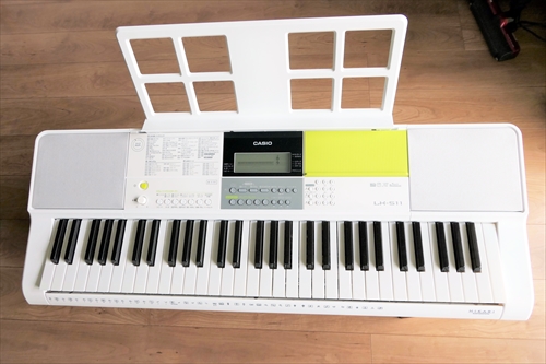 カシオの光ナビキーボード「LK-511」がスゴイ! - 練習嫌いの子どもが