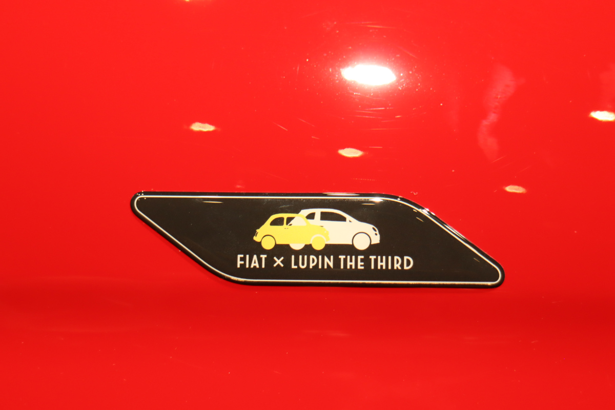 ルパン三世』とコラボしたフィアット「500」を実車確認! 何が特別