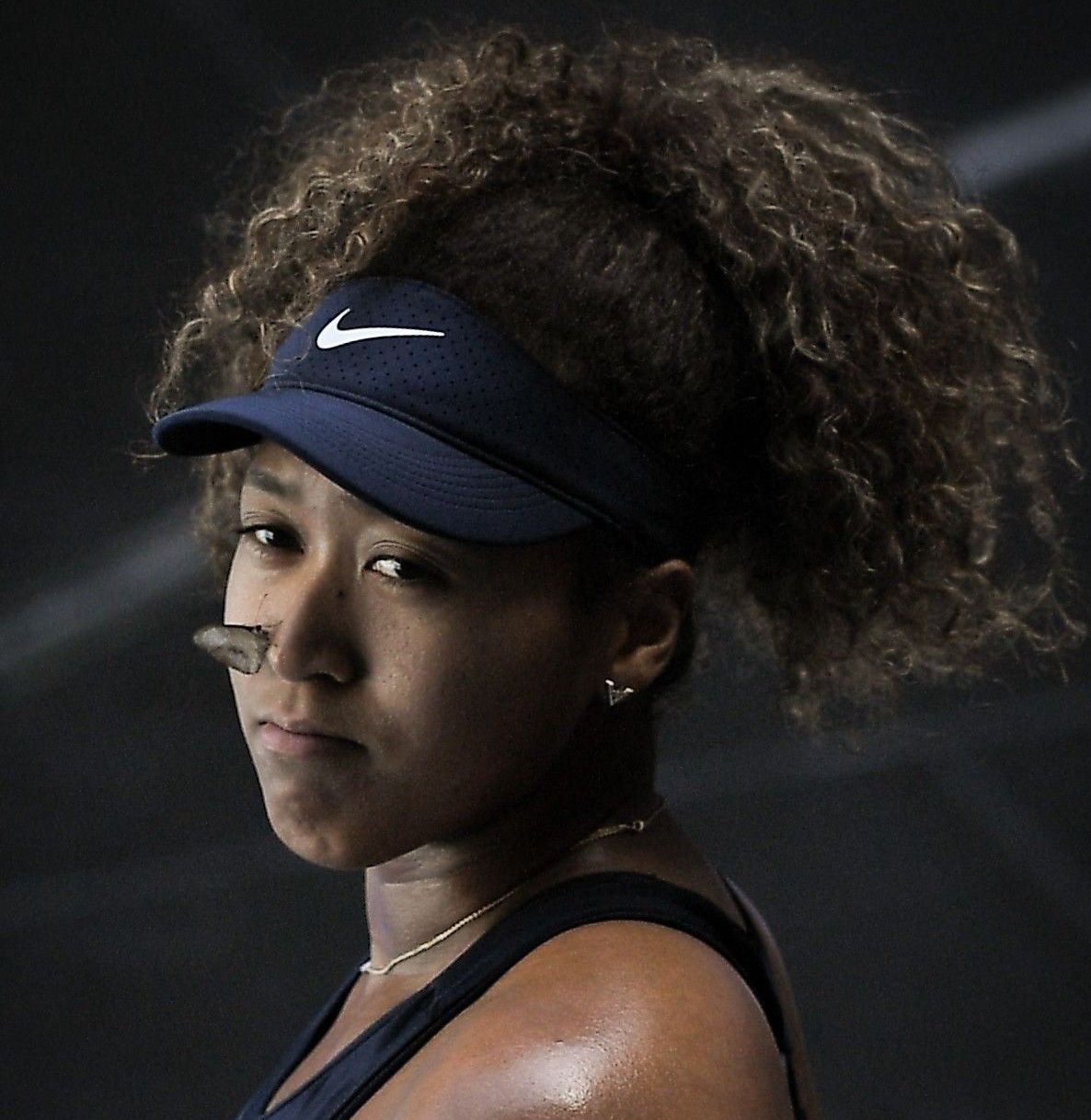 大坂なおみが全豪オープンで“クラゲ”モチーフのウエア披露 帽子と傘に