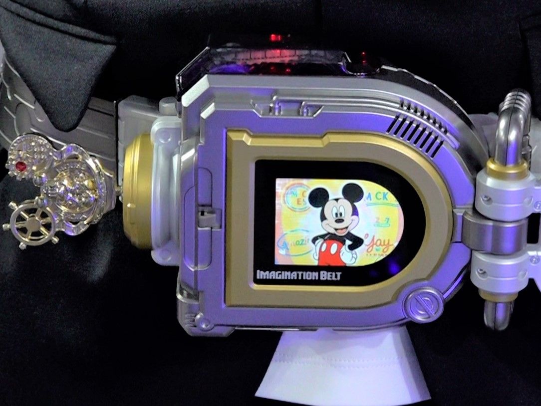 ディズニーの世界を詰め込んだ“夢のベルト”開発秘話 「ランドに持って