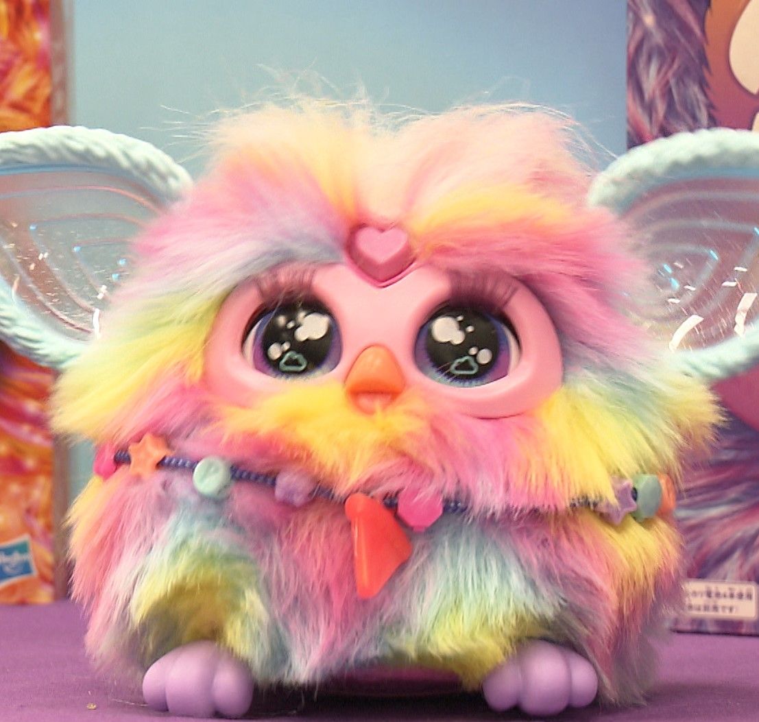 1999年に日本で流行した玩具・ファービー 耳が光る最新版が発売へ