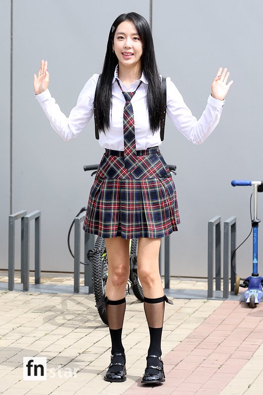 포토] 예원, '33살에도 완벽한 스쿨룩' : 네이트 연예