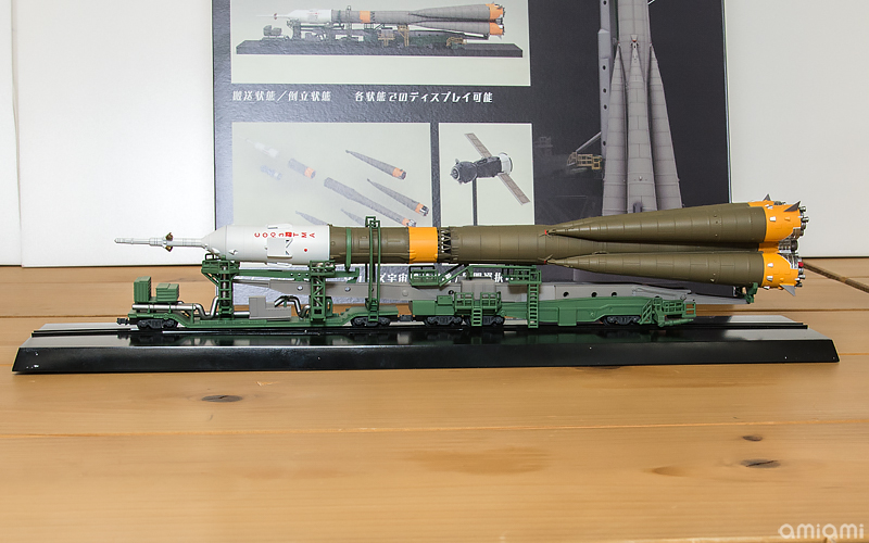フォトアルバム】1/150 ソユーズロケット+搬送列車 プラモデル