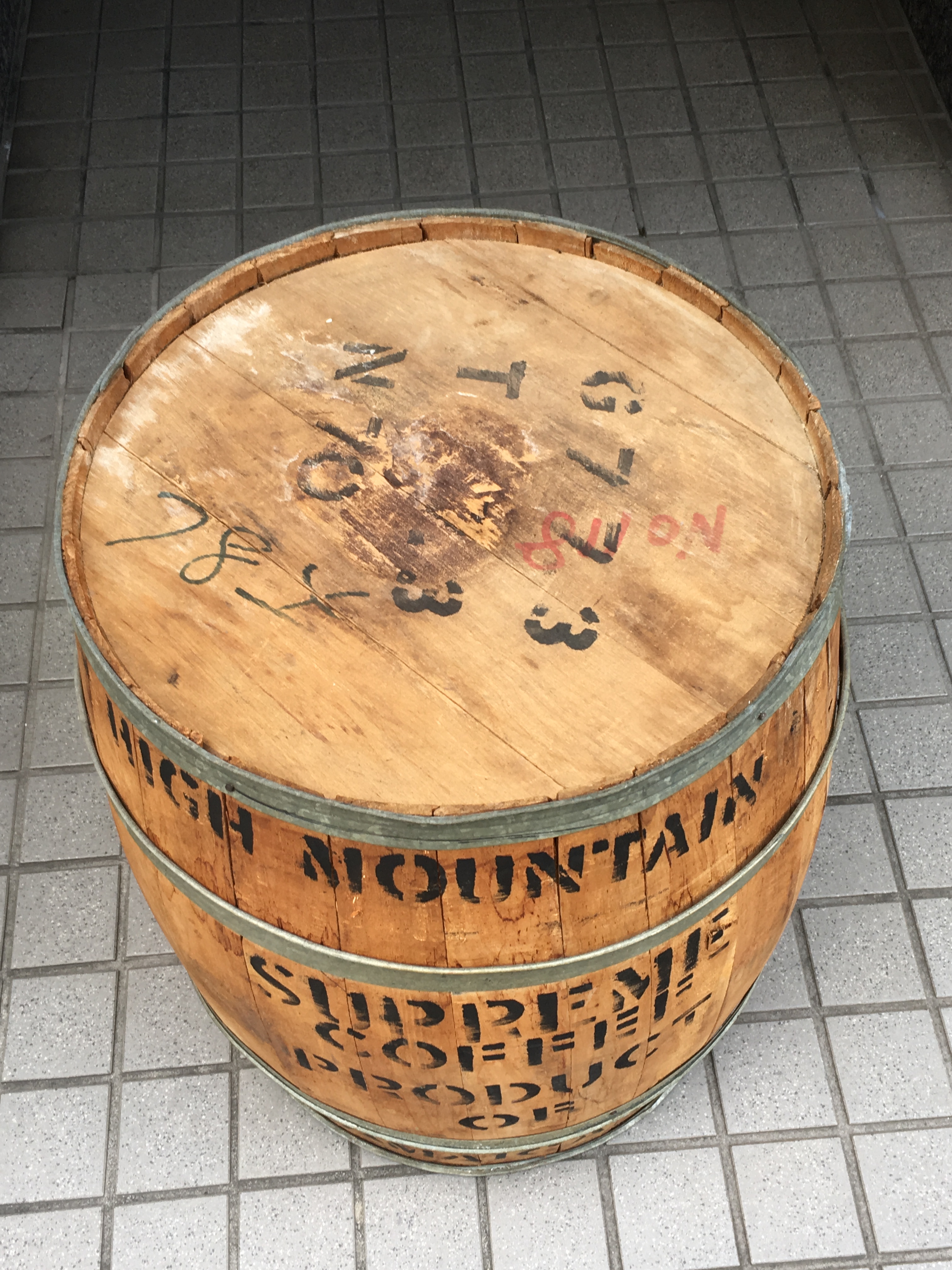 総合リサイクルショップ RecycleGallery NEWS / 樽のテーブル TARU