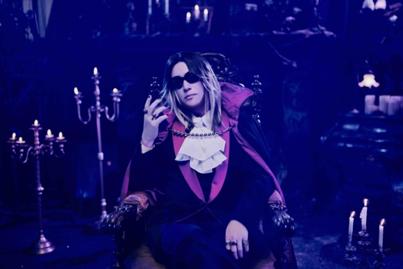 Sound HorizonのRevoが新アーティスト写真を公開！吸血鬼を思わせる