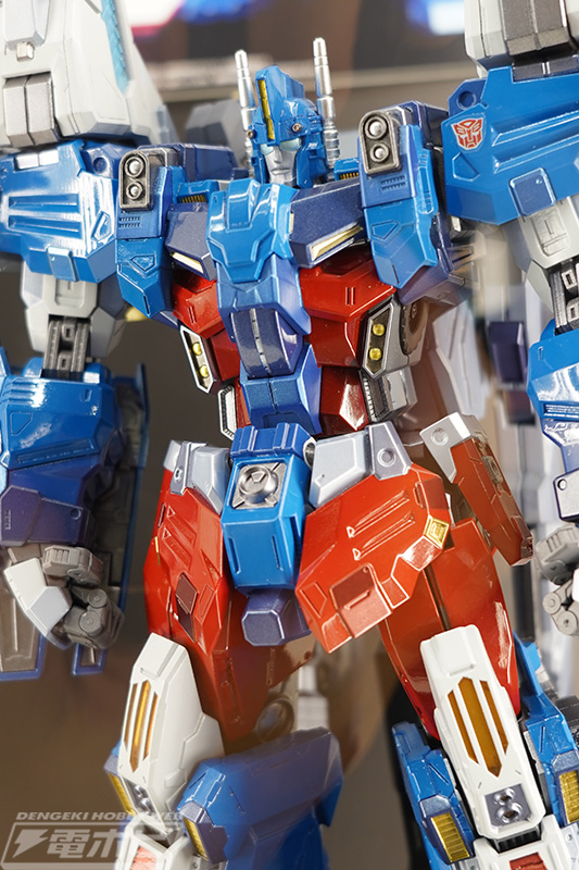 Flame Toys Kuro Kara Kuri Ultra Magnus & Starscream Color