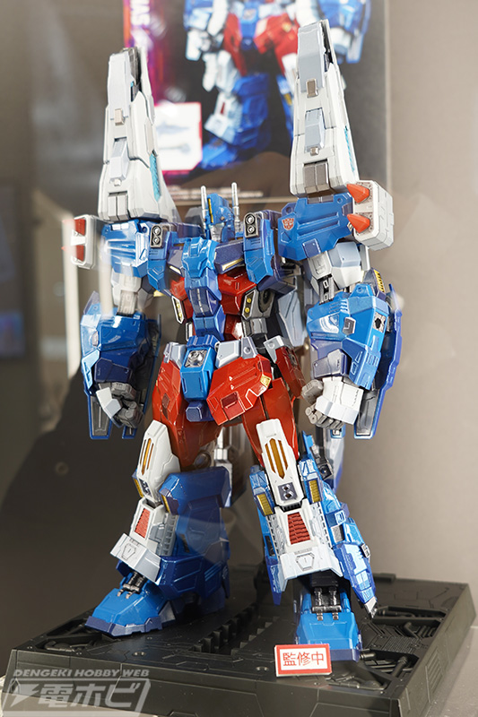 Flame Toys Kuro Kara Kuri Ultra Magnus & Starscream Color
