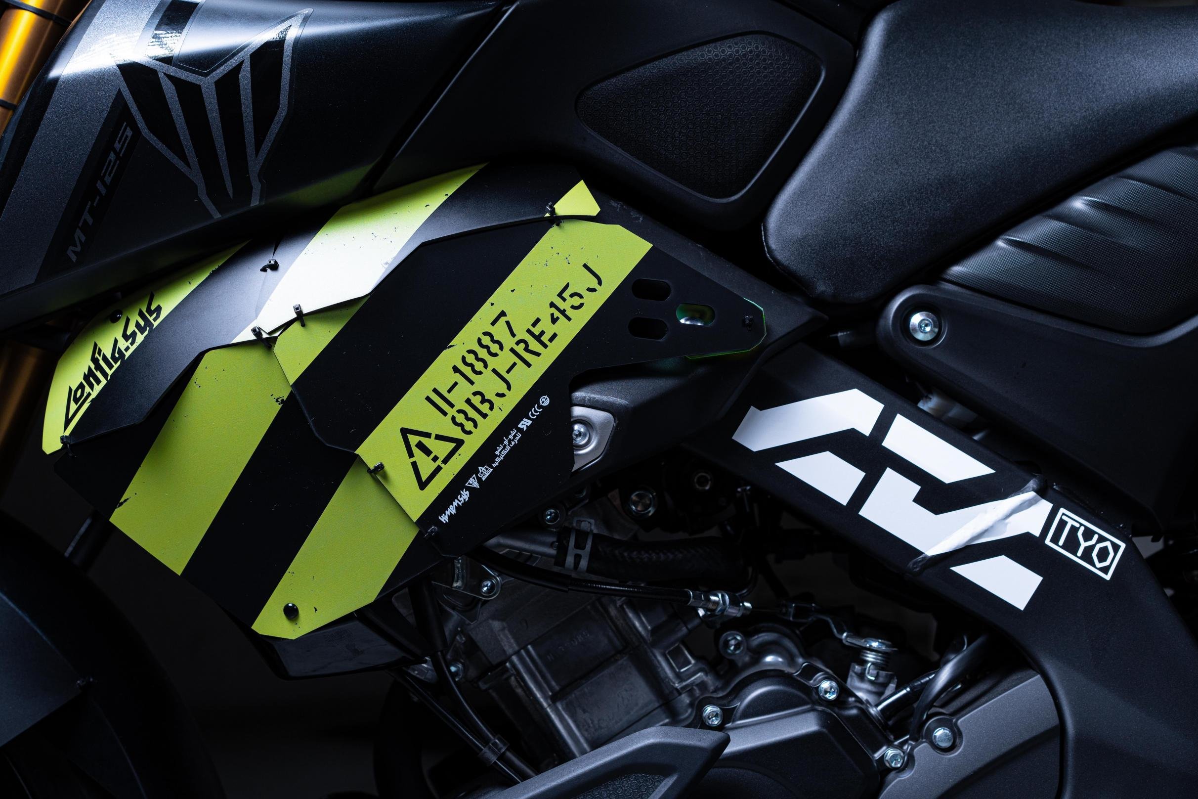 ヤマハ発動機と中央町戦術工芸が「MT-125」を通じたコラボレーションを