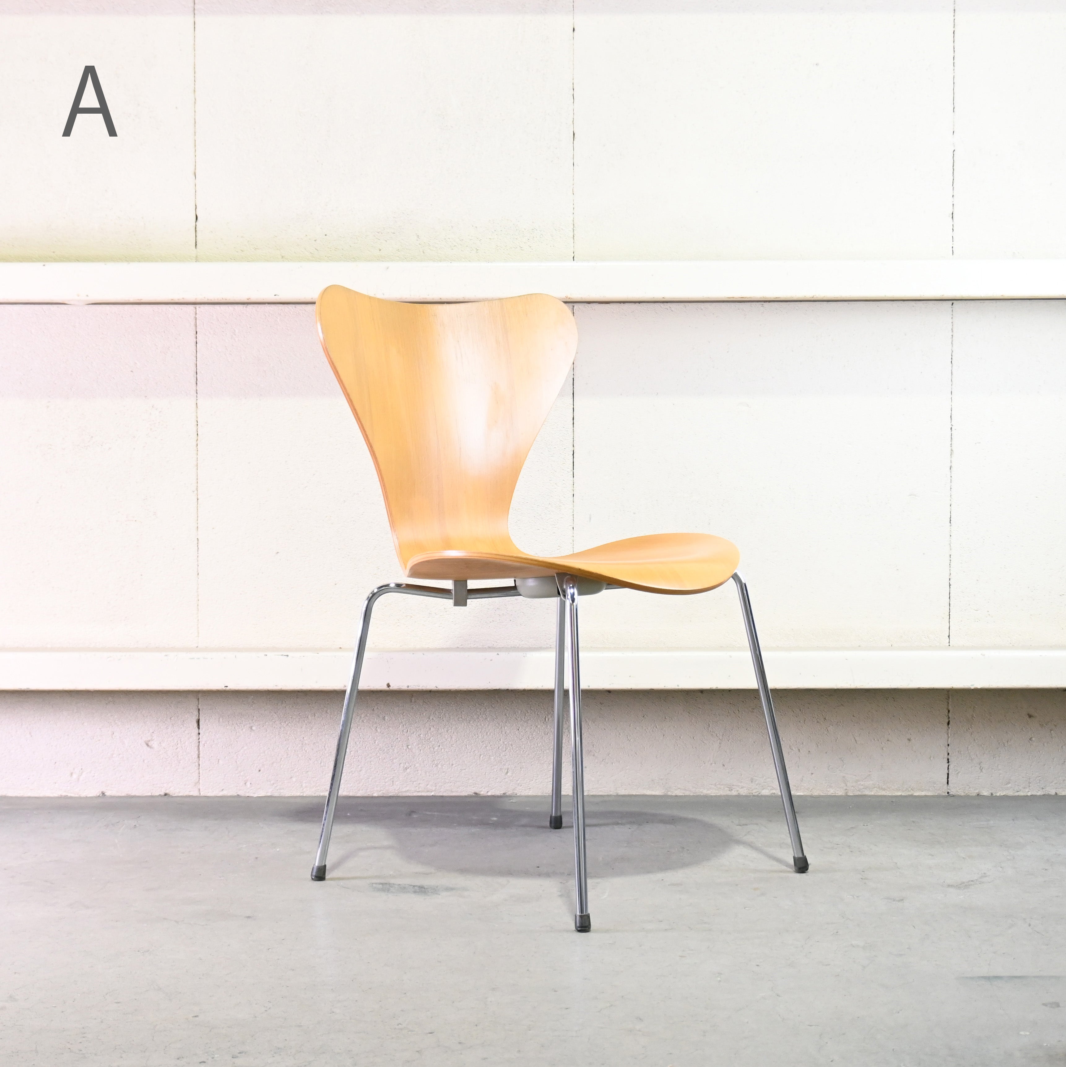 Fritz Hansen Seven Chair Natural Beech Arne Jacobsen Denmark