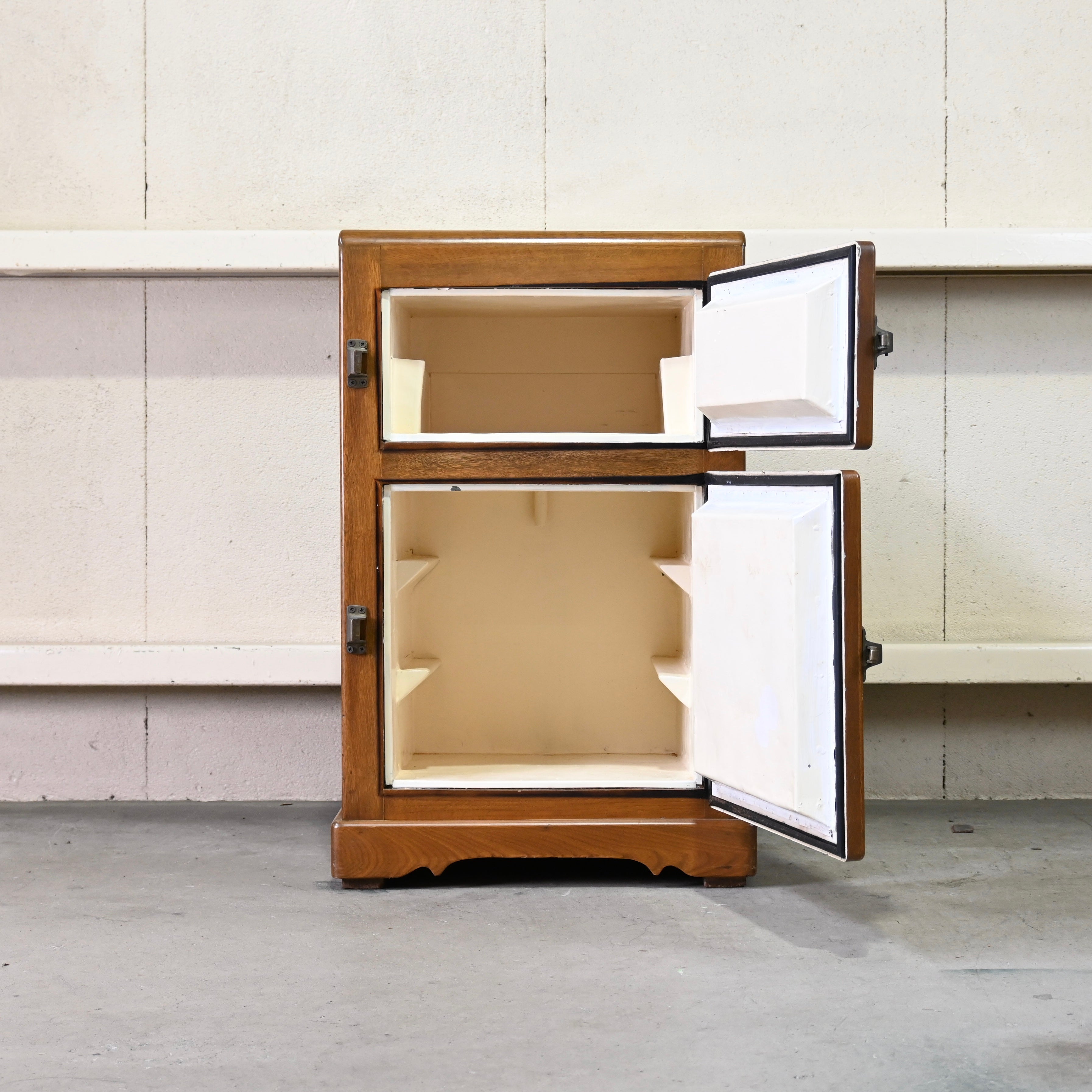 木製氷冷蔵庫 木製三扉冷蔵庫 リボンシトロン 日本ビール 木製氷冷蔵庫