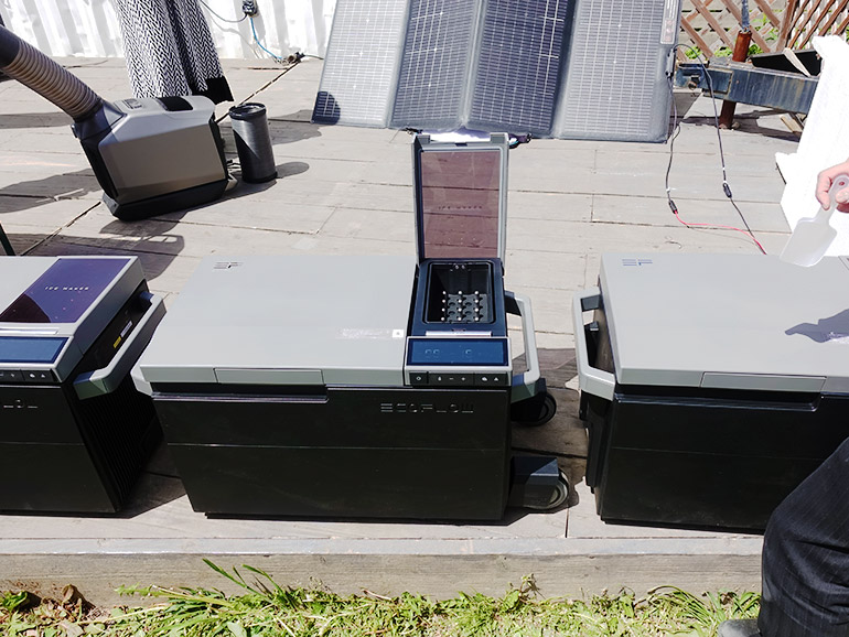 取材】たった12分で氷も作れる！車中泊ポータブル冷蔵庫新発売！冷凍も