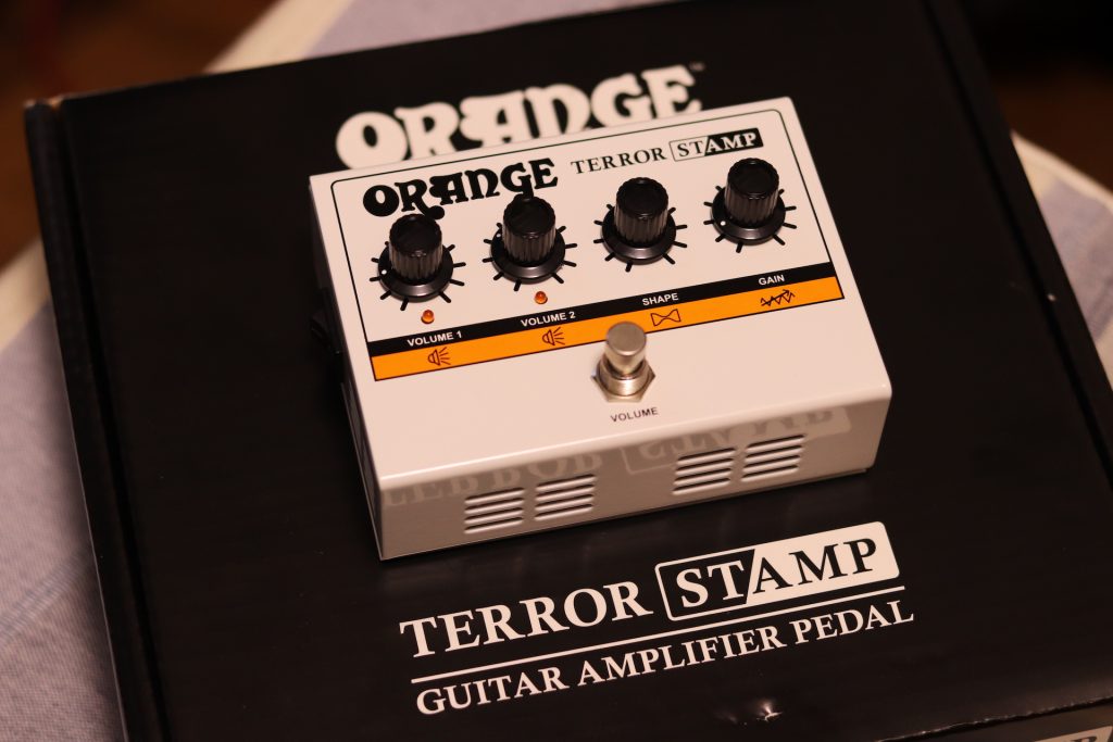 ORANGE TERROR STAMPレビュー】足元にアンプ！？ ペダルタイプのヘッド
