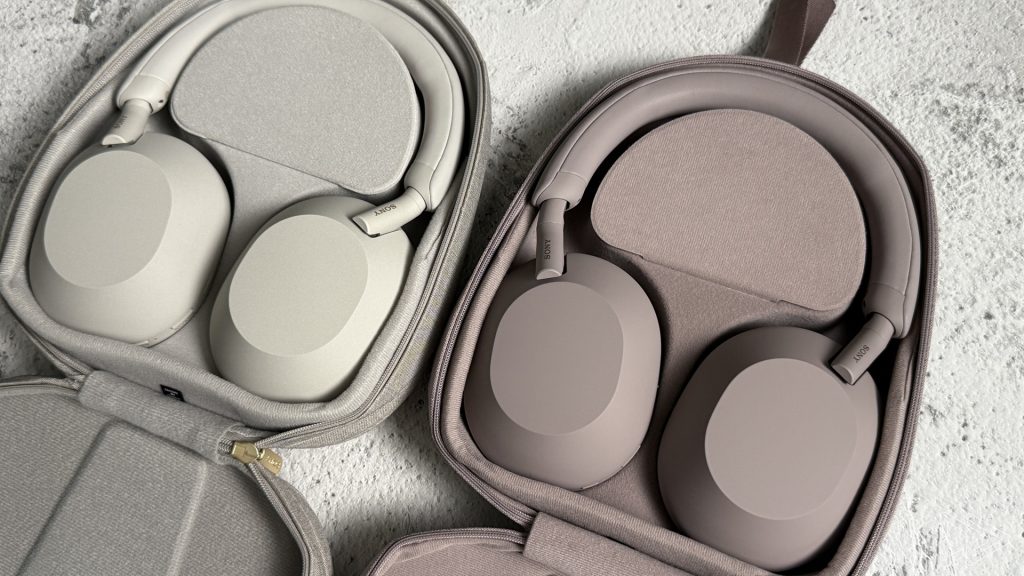 The Sony WH-1000XM5 Looks (And Sounds) Great in Smoky Pink – LE