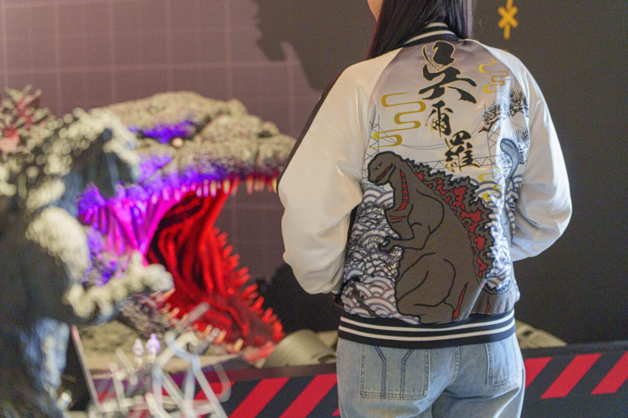 怪獣好きの皆様に捧ぐ、この秋のマストバイ！？】全世界250着限定の