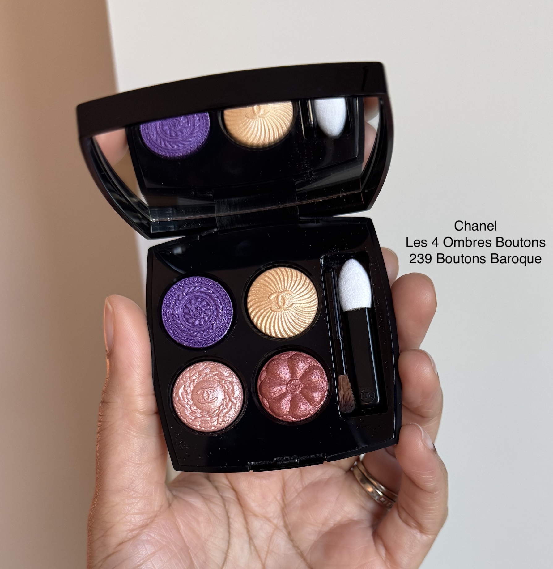 Chanel Les 4 Ombres Boutons (239 Boutons Baroque Review and
