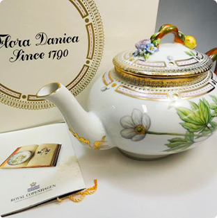 ロイヤルコペンハーゲン】フローラダニカ買取なら｜【日晃堂】