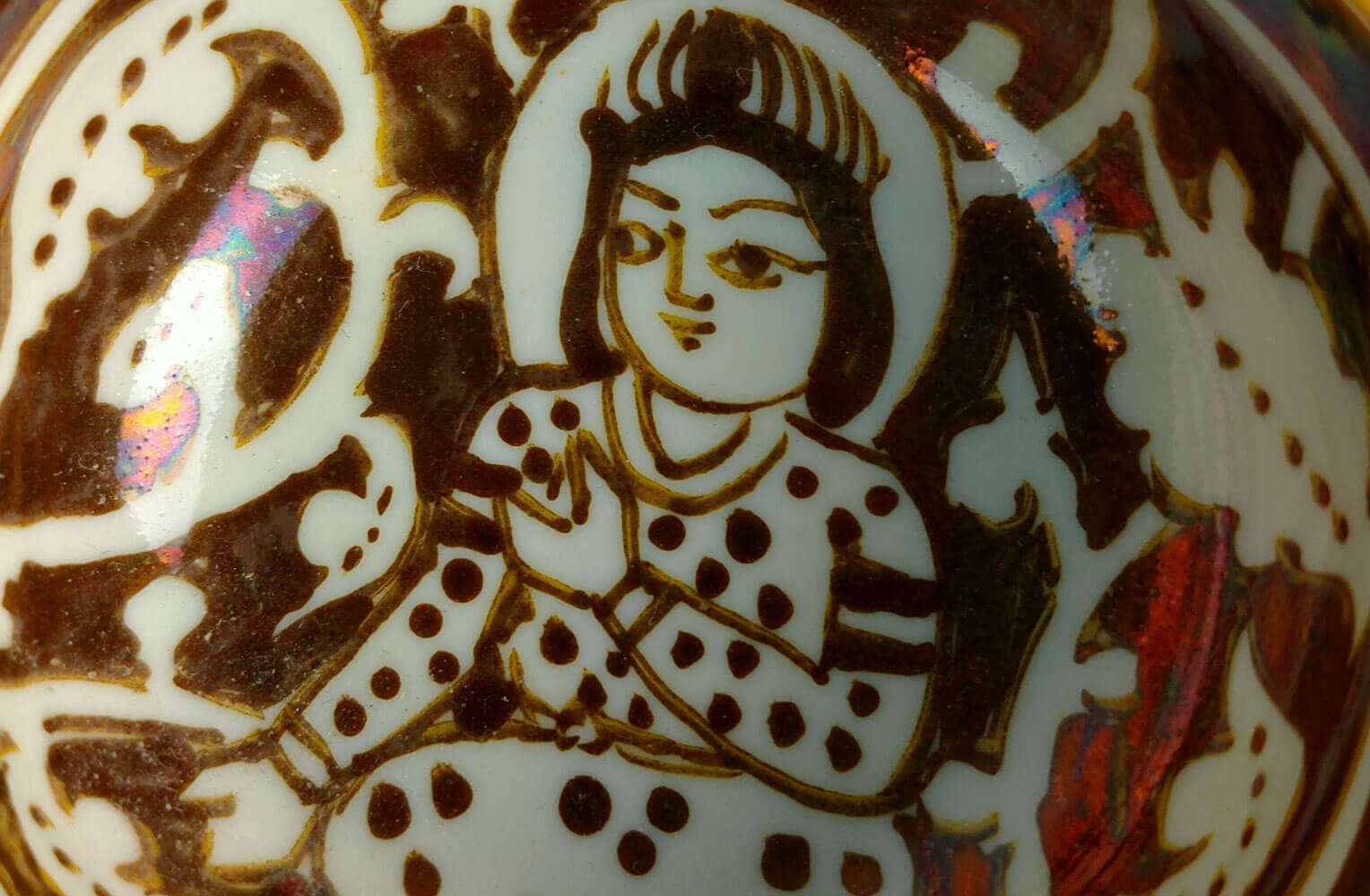 加藤卓男】ラスター彩胡姫文酒杯 買取実績｜日晃堂 買取実績