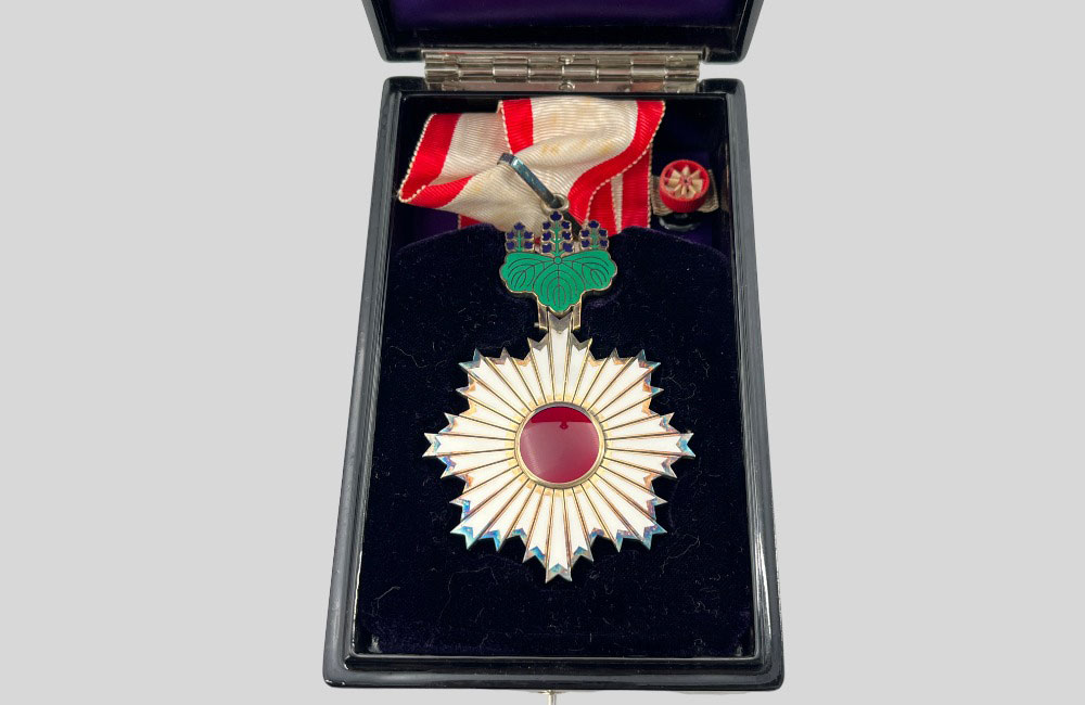 勲章【勲三等旭日中綬章】買取実績｜日晃堂 買取実績