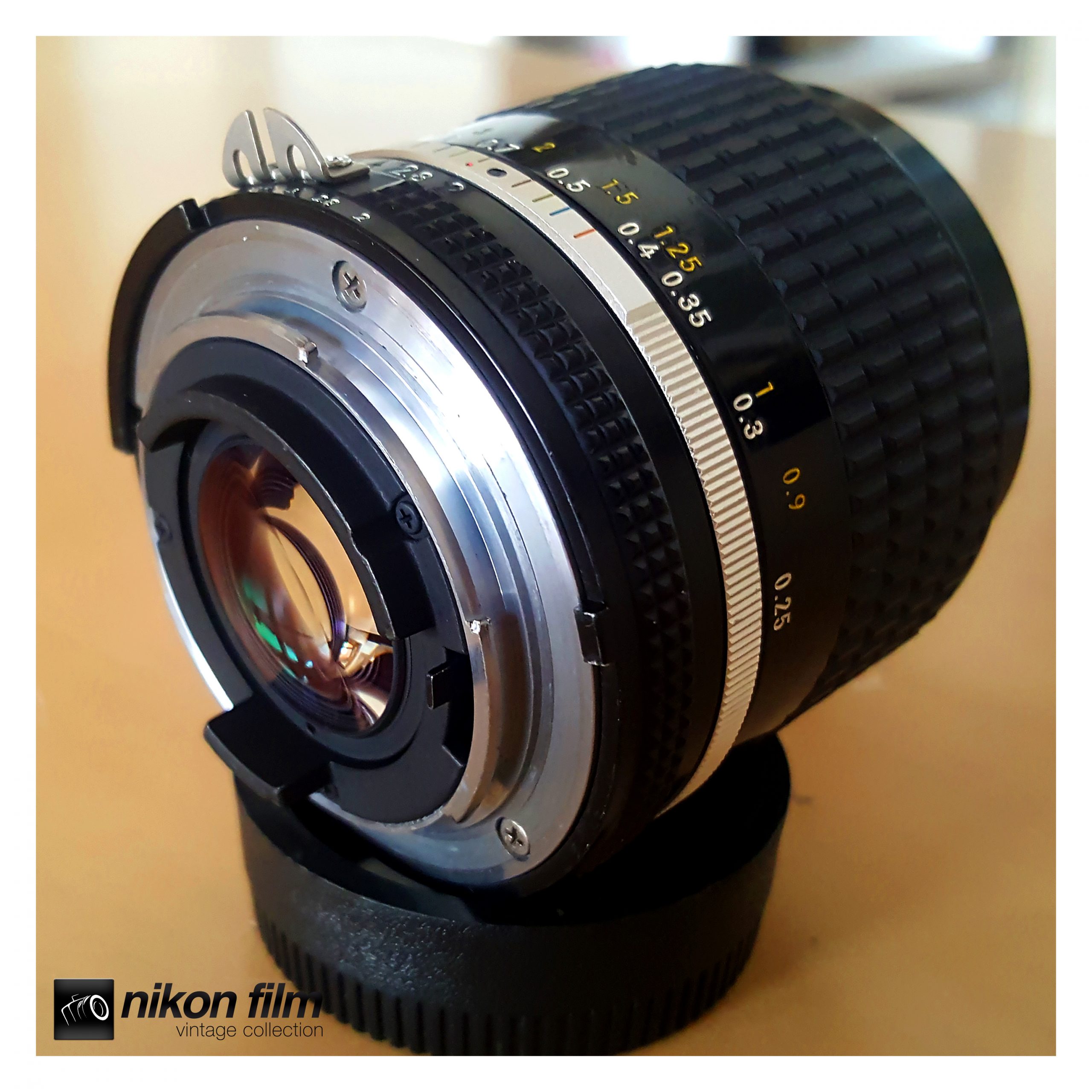 Nikon Nikkor 28mm F2 AiS -