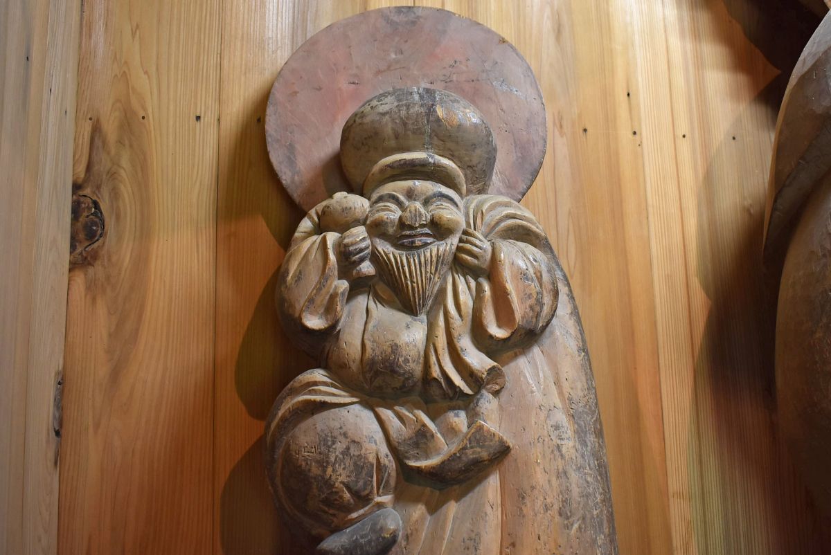 木喰上人が彫り上げた33体の観音像。木喰仏35体が圧巻の「小栗山木喰