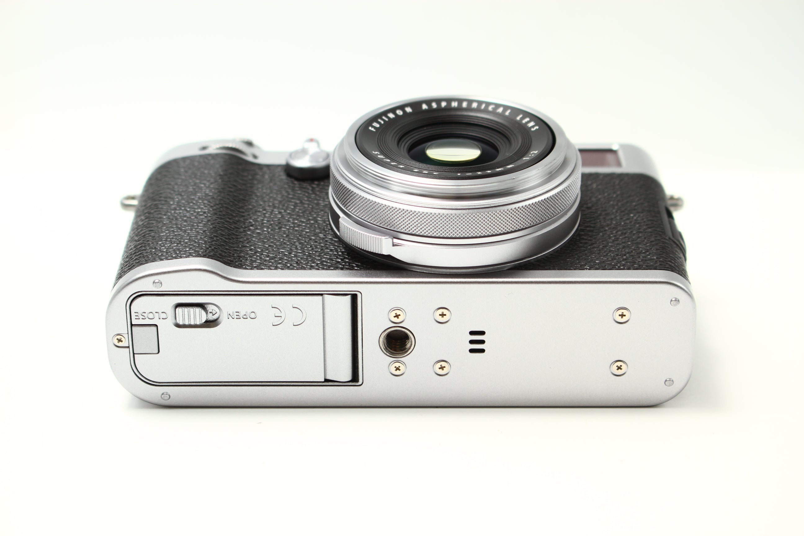 □ほぼ新品□ FUJIFILM KLASSE シルバー 《 スレ無し 使用感無し