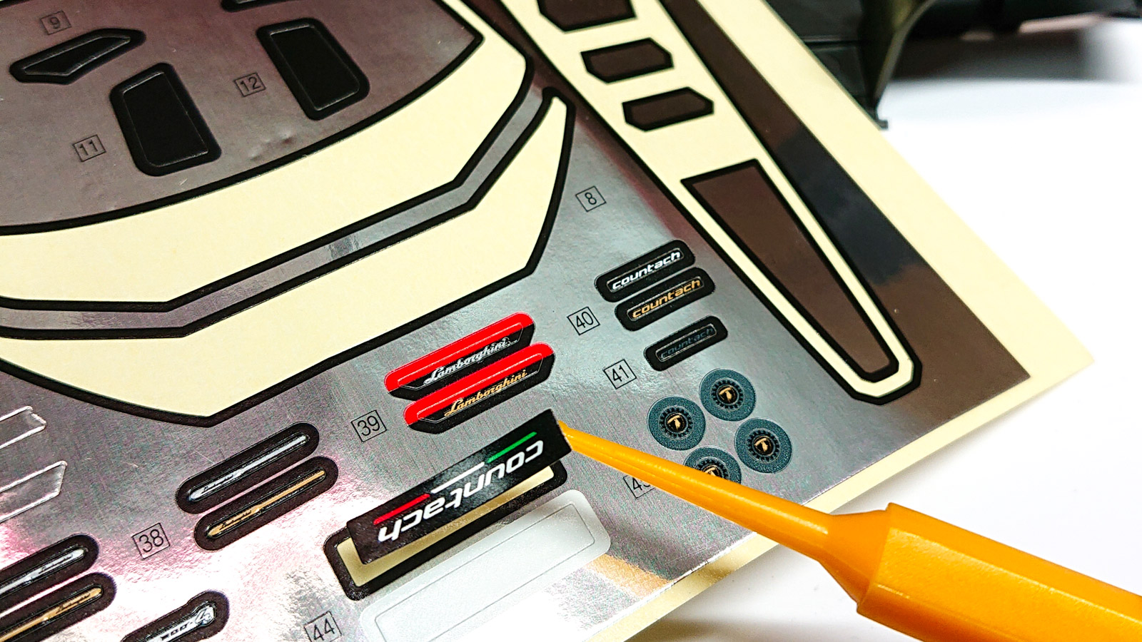 プラモデルのシールを馴染ませる新兵器／アオシマ製ツールセットの