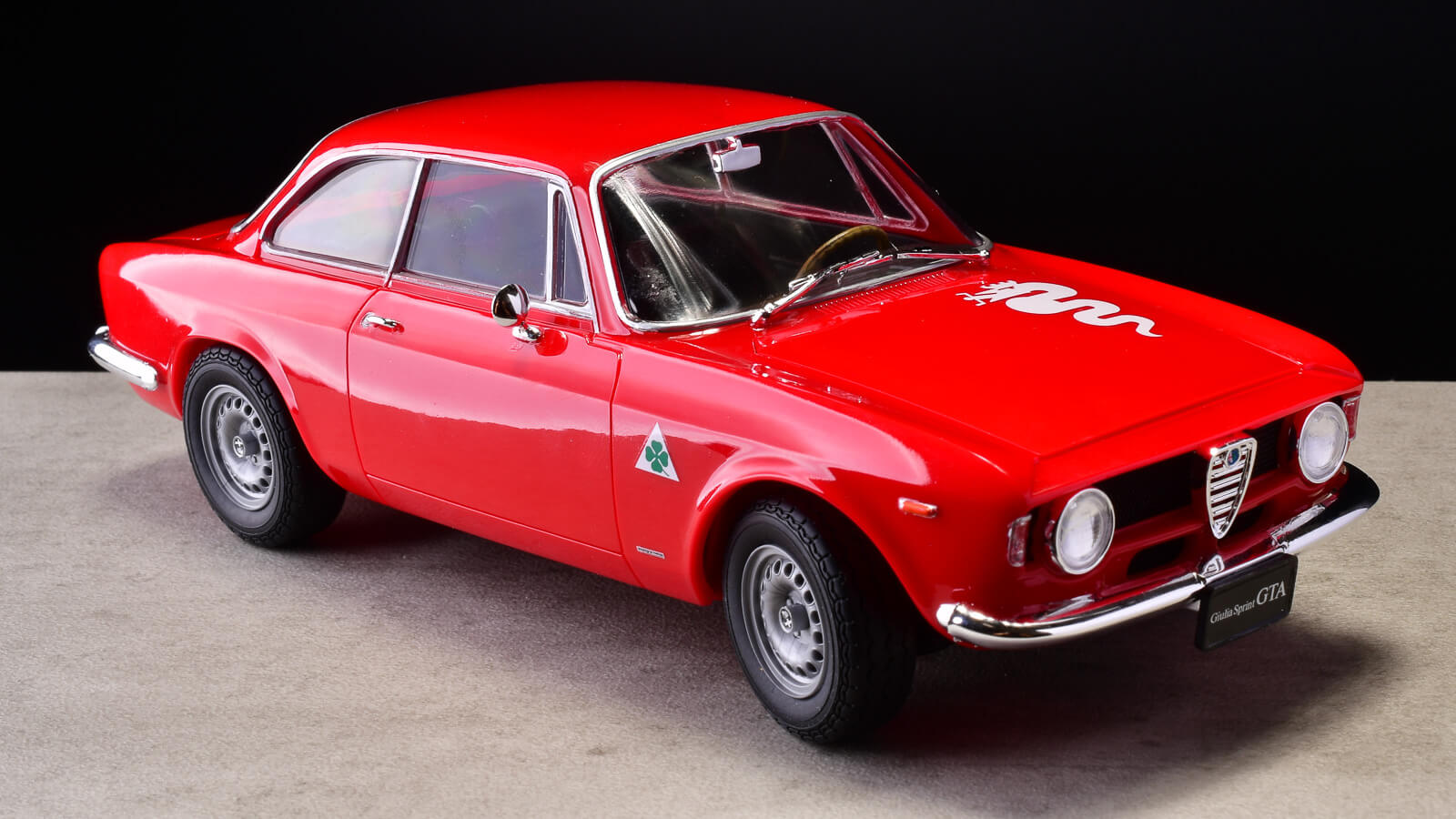 タミヤの色に身を委ねて。赤はプラスチックの色で行こう！「1/24