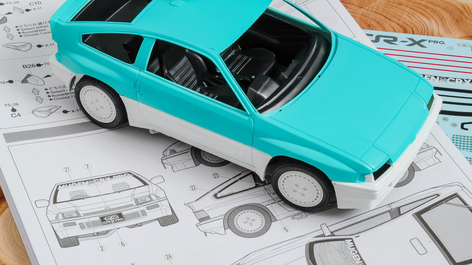 ヒントはハコの横にある！／タミヤの無限 CR-X PRO.をカッコよく塗り