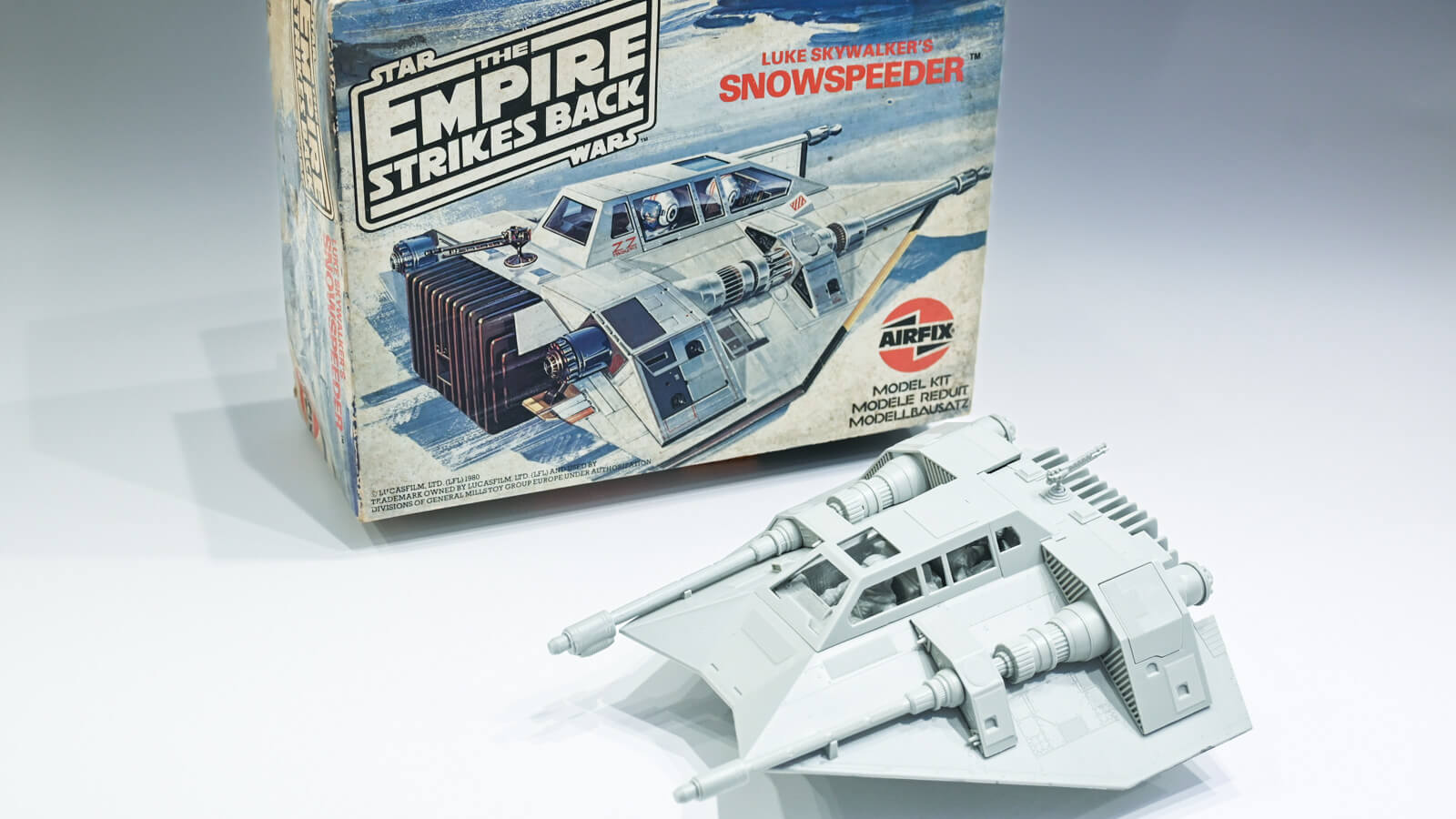 記念日には当時のスター・ウォーズに想いを馳せて／古老のスノー