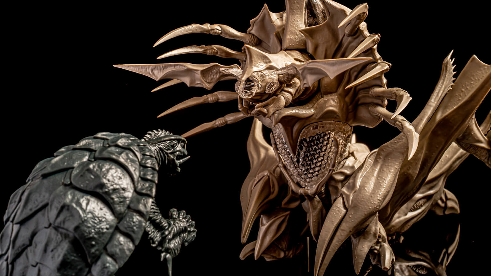 レビュー】複雑怪奇な造形はプラモデルで把握せよ／エクスプラス 1:700