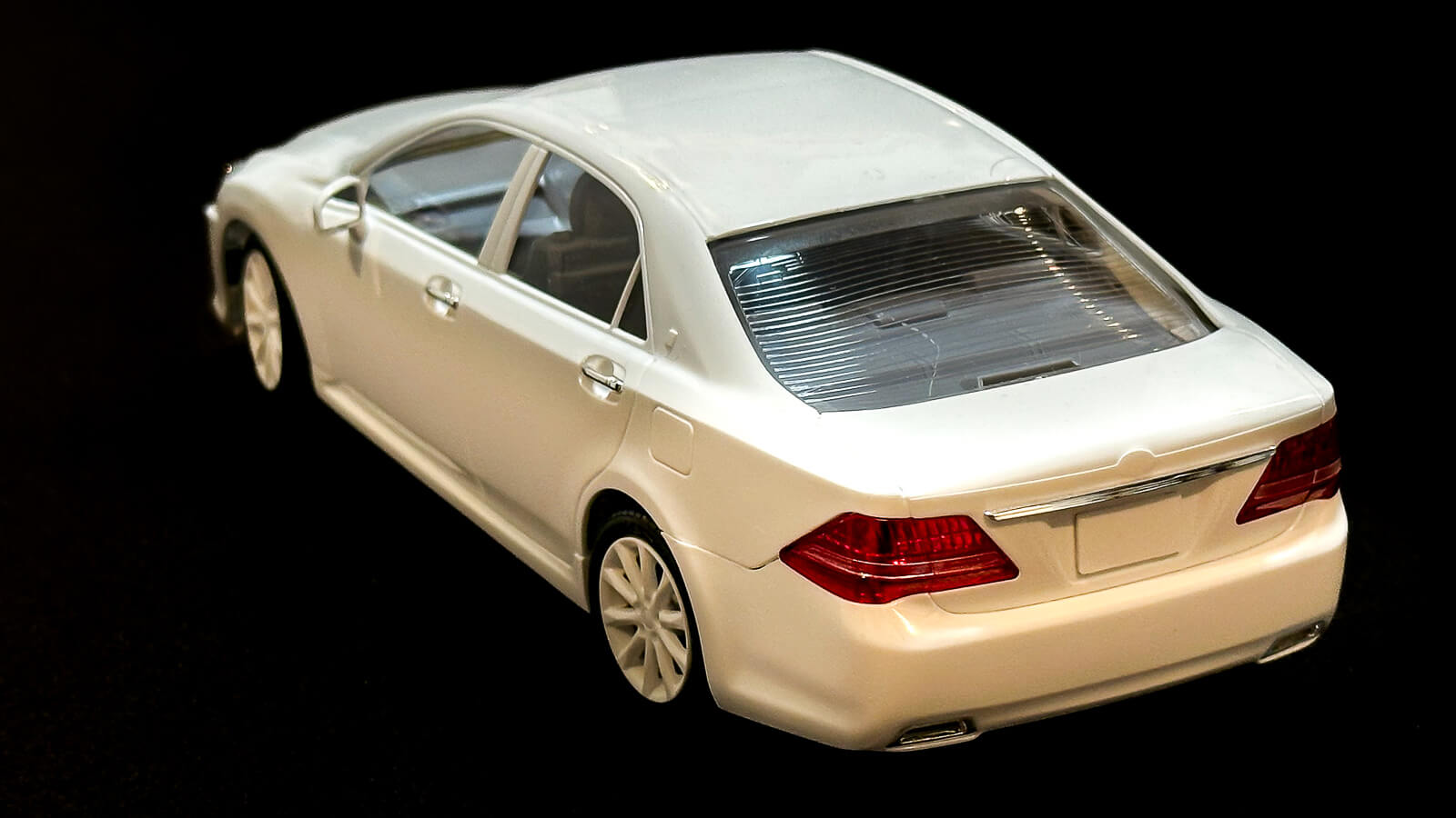 レビュー】塗装不要で味わう“王者の風格”。「青島文化教材社 ザ